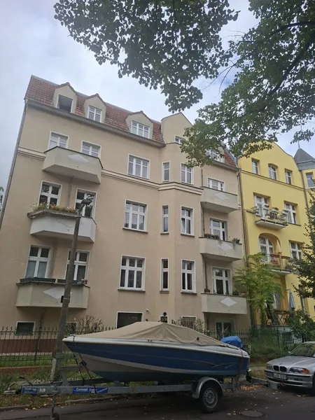 4-Zimmer-Wohnung mit Balkon in Berlin-Niederschönhausen — photo 1